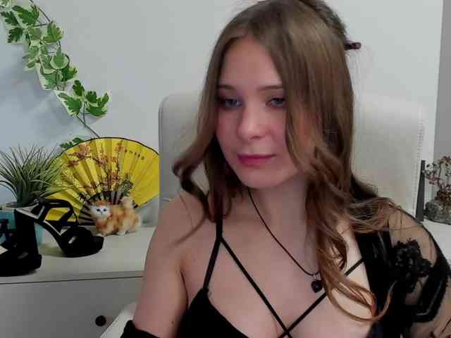 LanaSensitive webcam