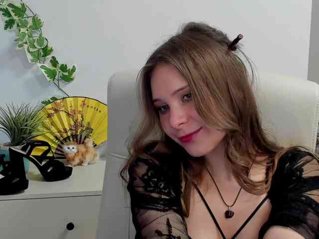 LanaSensitive webcam