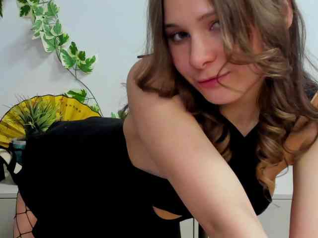 LanaSensitive webcam