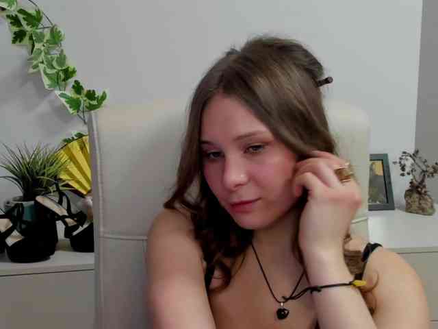 LanaSensitive webcam