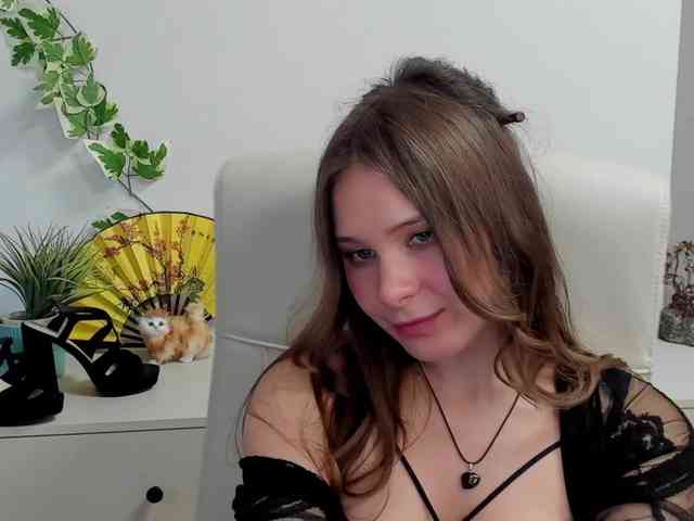 LanaSensitive webcam