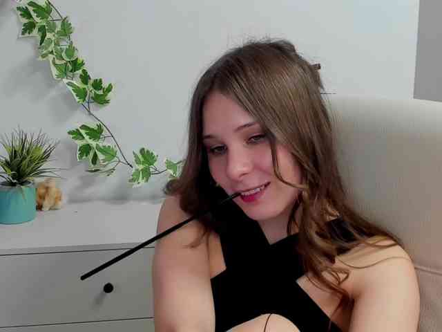 LanaSensitive webcam