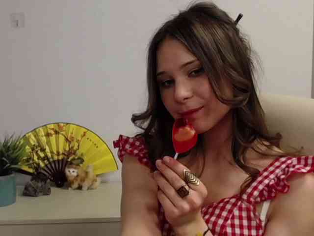 LanaSensitive webcam