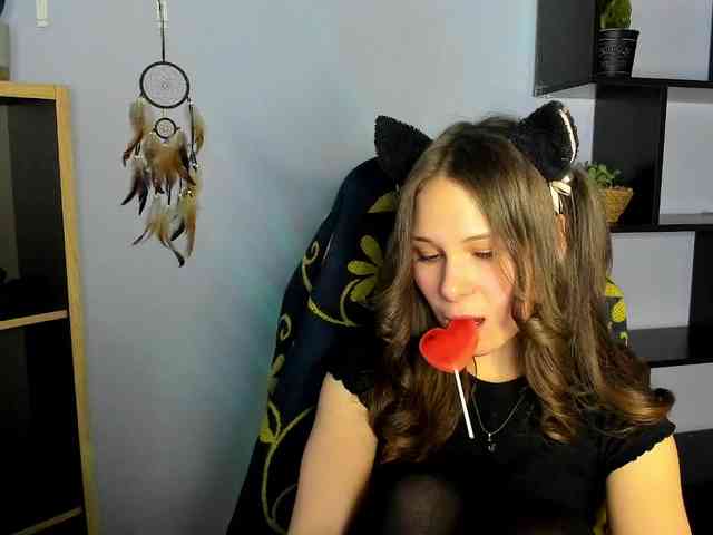 LanaSensitive webcam