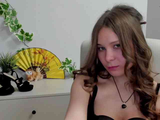 LanaSensitive webcam