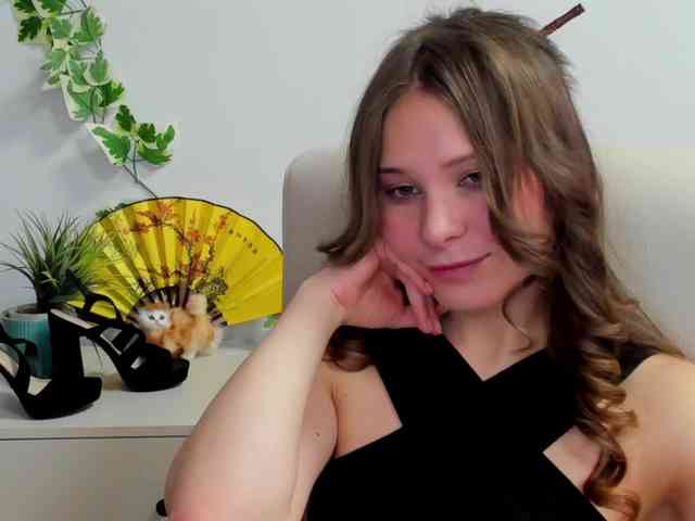 LanaSensitive webcam