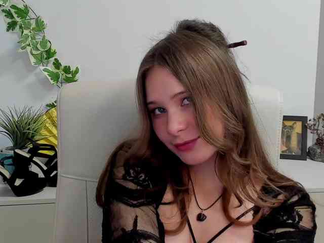 LanaSensitive webcam