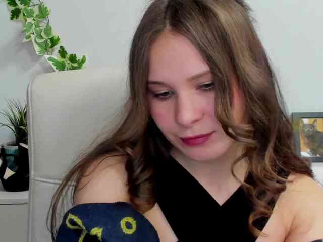 LanaSensitive webcam