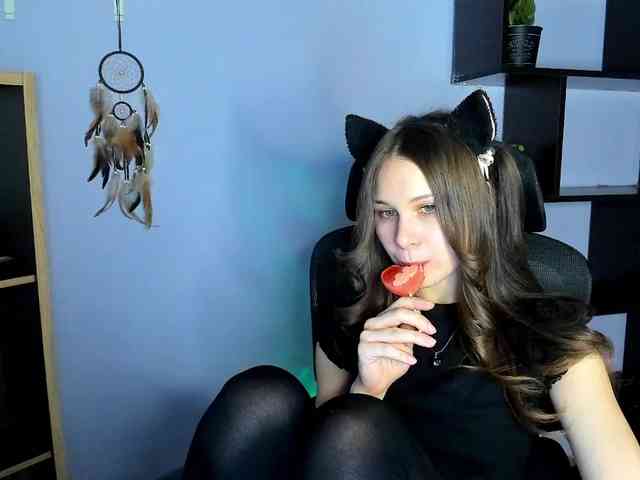 LanaSensitive webcam