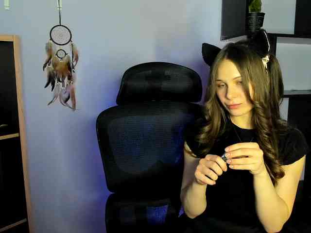 LanaSensitive webcam