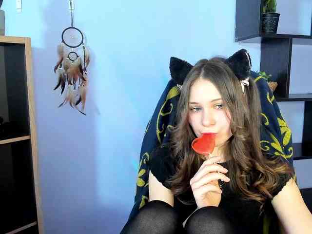 LanaSensitive webcam