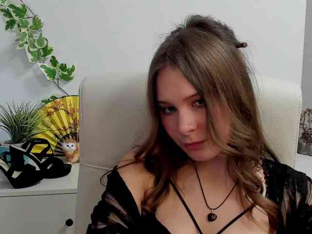 LanaSensitive webcam