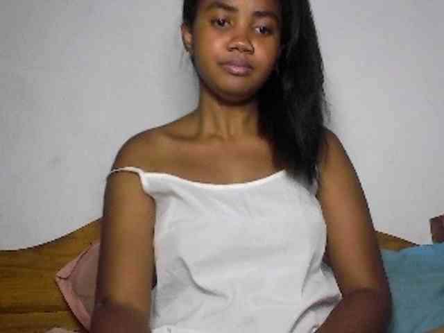 isabellah5 Live Webcam on BongaCams