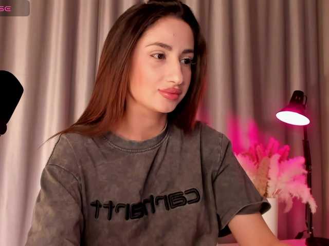 LouraMelody's BongaCams show and profile