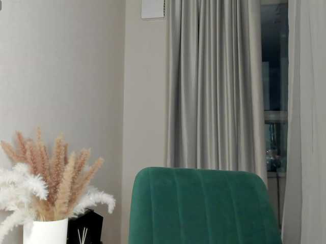 LouraMelody – webcam model profile photo