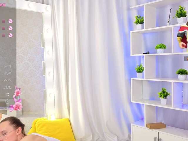 NovaOrbit's BongaCams show and profile