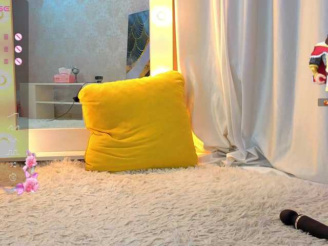 NovaOrbit's BongaCams show and profile