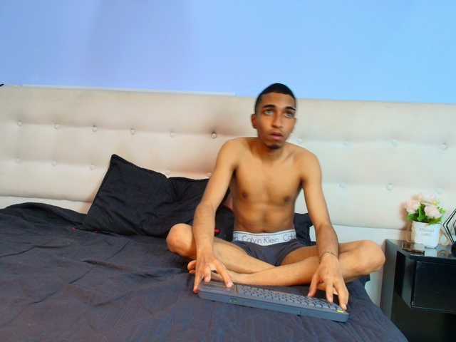 RickeyngySwwet's BongaCams show and profile