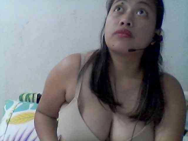 Milkybigtits webcam