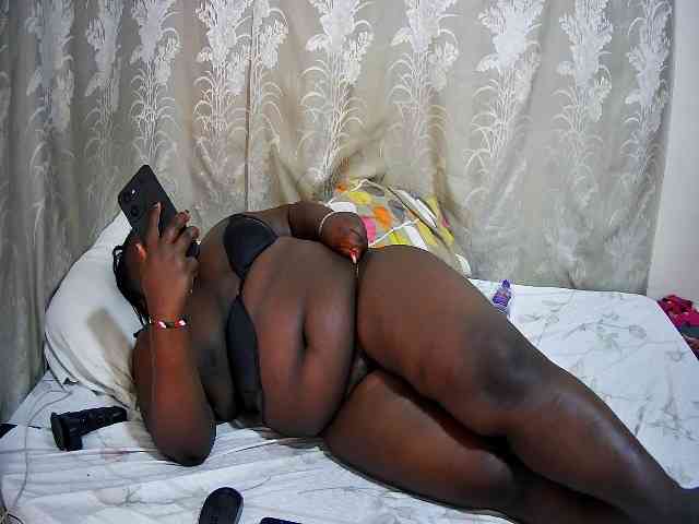 chubby-cherry webcam