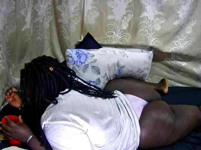 chubby-cherry webcam