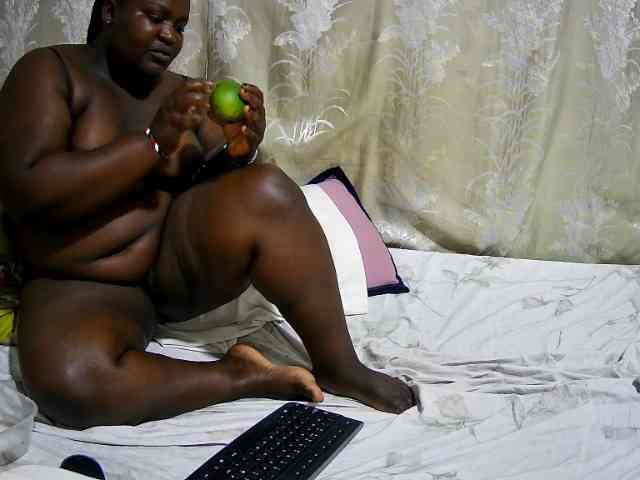 chubby-cherry webcam