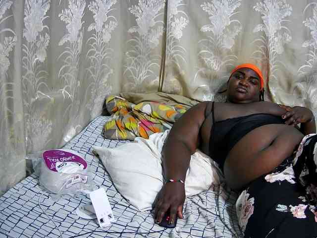 chubby-cherry webcam