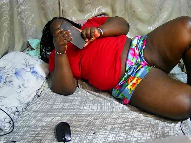 chubby-cherry webcam