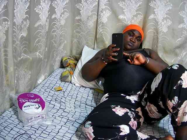 chubby-cherry webcam