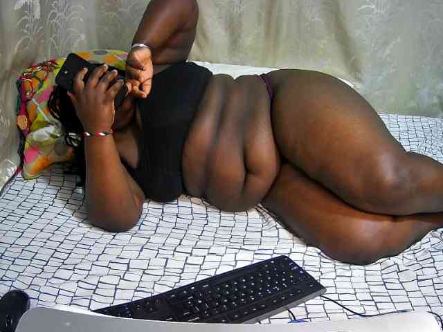 chubby-cherry webcam