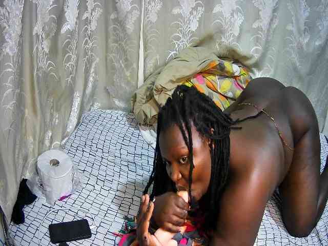 chubby-cherry webcam