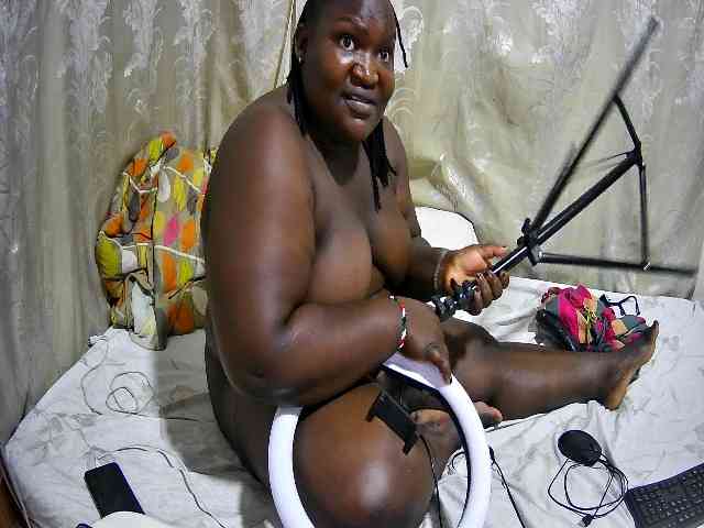 chubby-cherry webcam