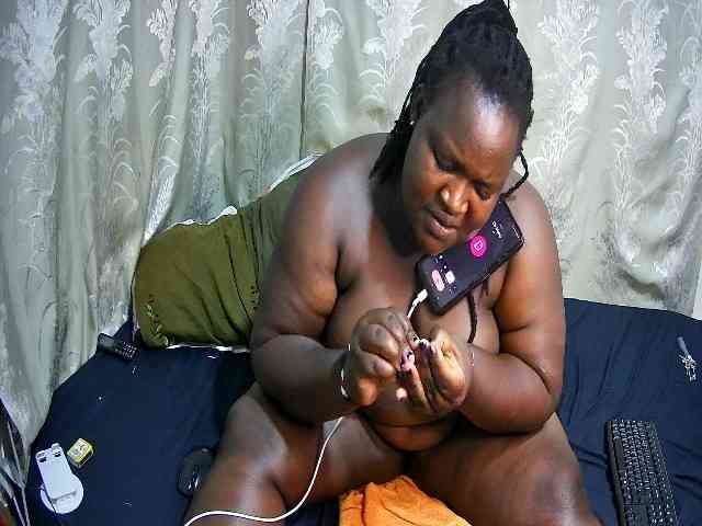 chubby-cherry webcam