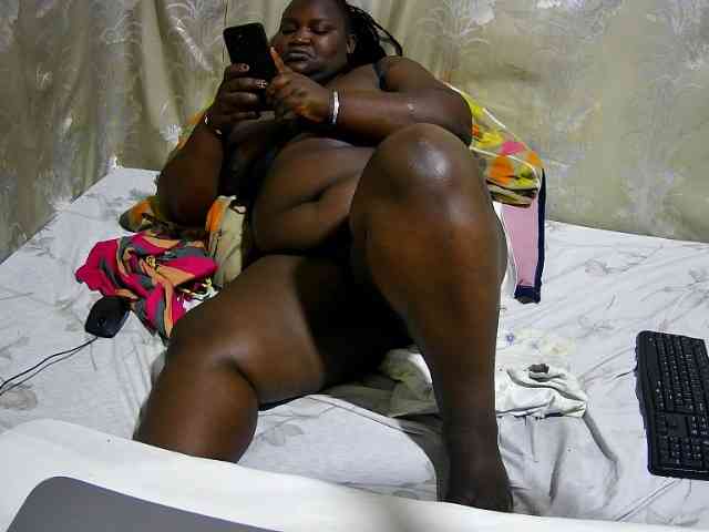 chubby-cherry webcam