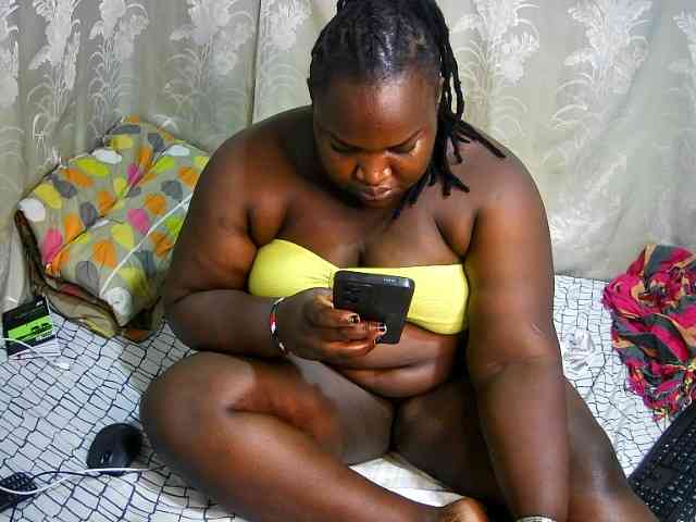 chubby-cherry webcam