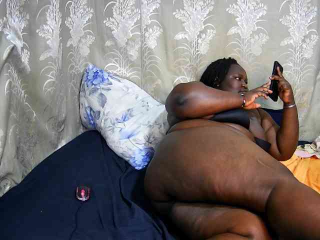 chubby-cherry webcam