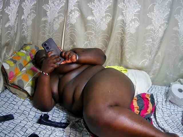 chubby-cherry webcam