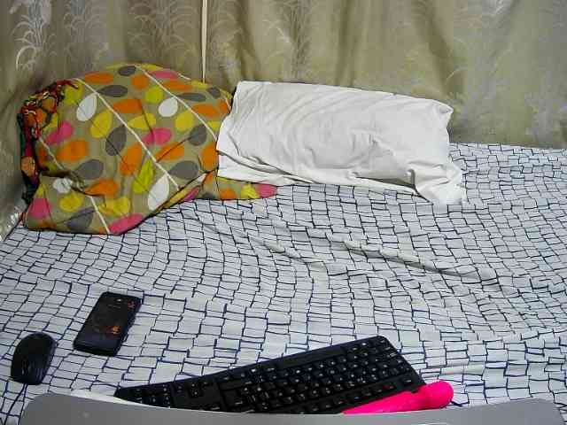 chubby-cherry webcam