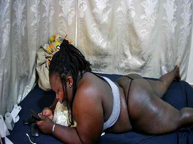 chubby-cherry webcam