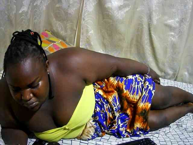 chubby-cherry webcam