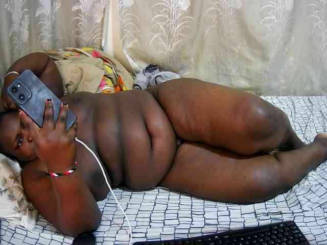 chubby-cherry webcam