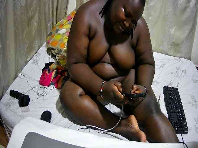 chubby-cherry webcam