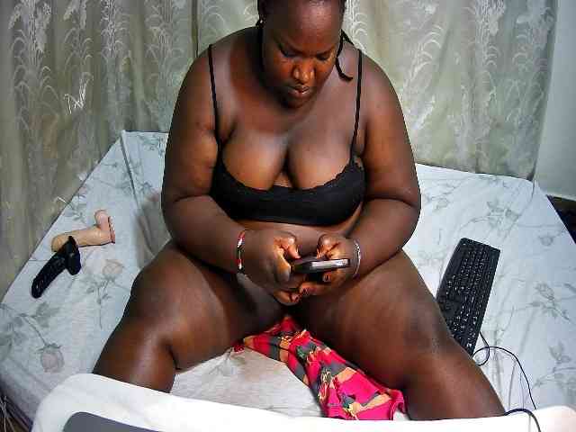 chubby-cherry webcam