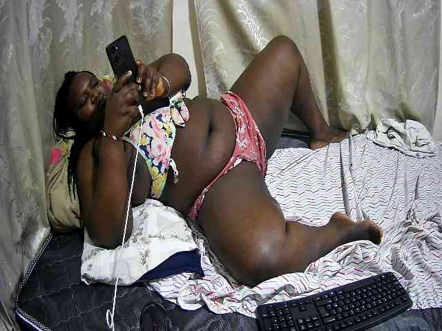 chubby-cherry webcam