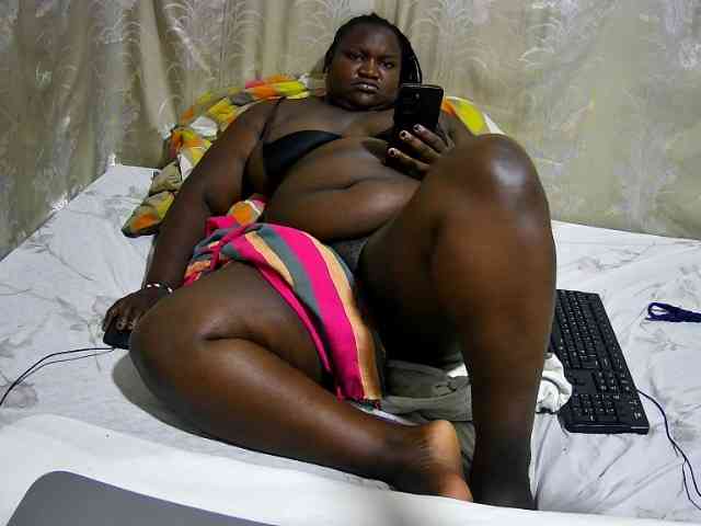 chubby-cherry webcam