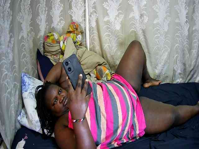 chubby-cherry webcam