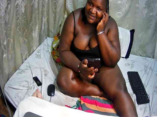 chubby-cherry webcam