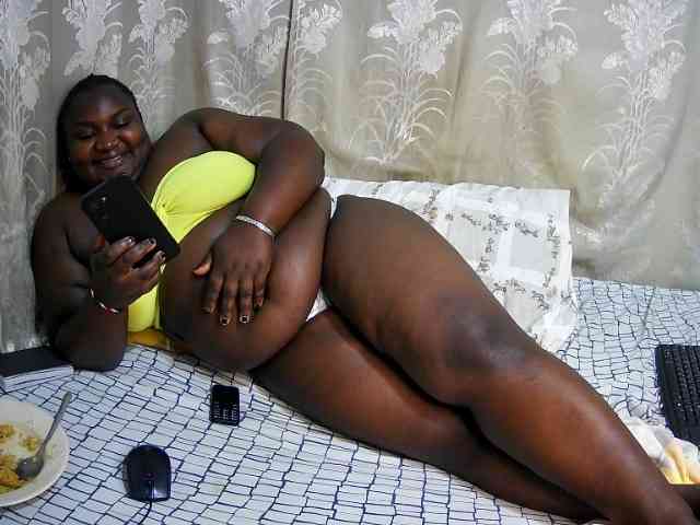 chubby-cherry webcam