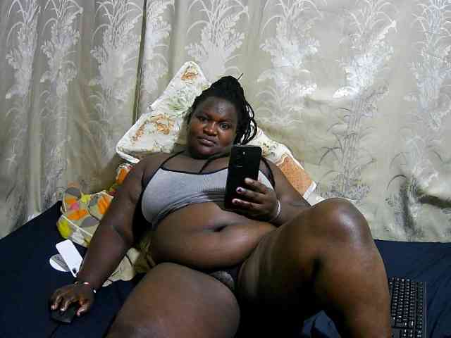 chubby-cherry webcam