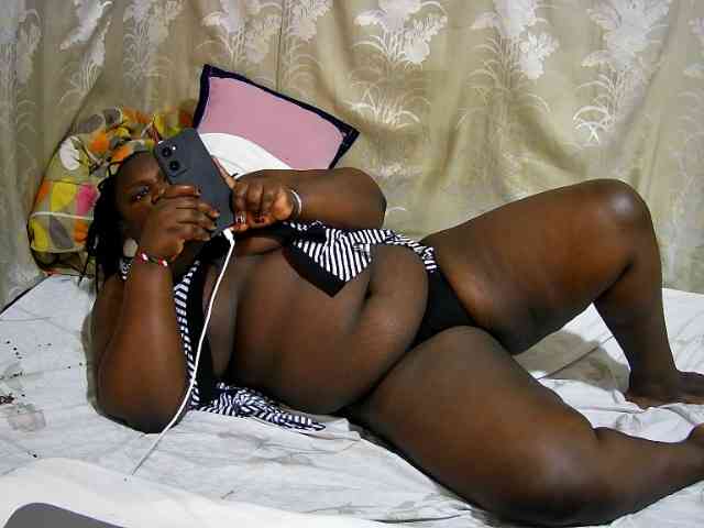 chubby-cherry webcam